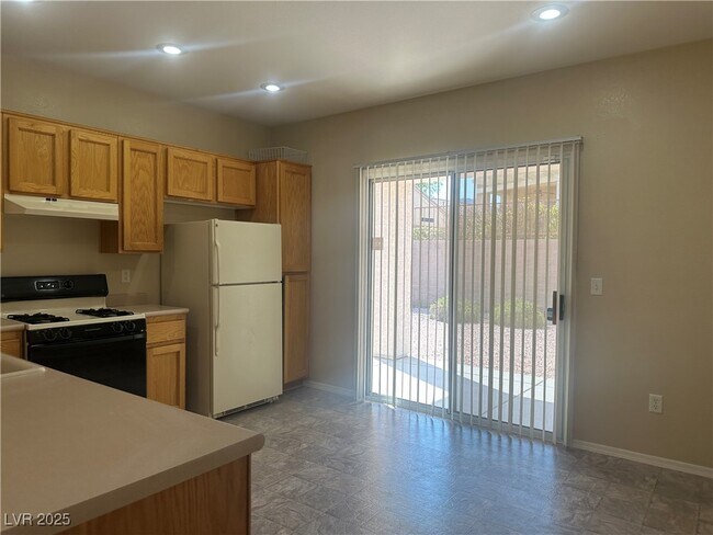 Building Photo - 2553 Leighton Ave