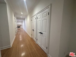 Building Photo - 324 N Palm Dr
