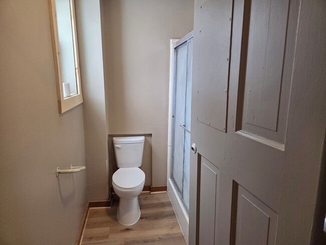 Building Photo - Freshly Updated 4 Bedroom 1 Bath Single Family Home in Marinette