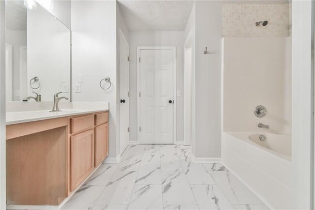 Building Photo - 6138 Brookechase Ln