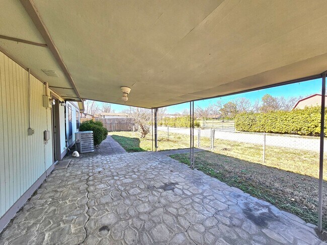 Building Photo - 924 Cowell St