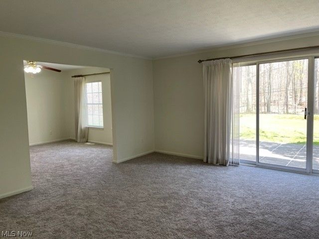 Building Photo - 6960 Carriage Hill Dr
