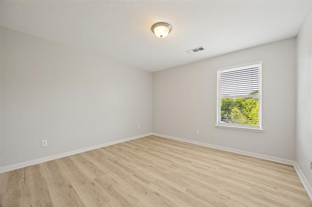 Building Photo - 1608 Persimmon Dr