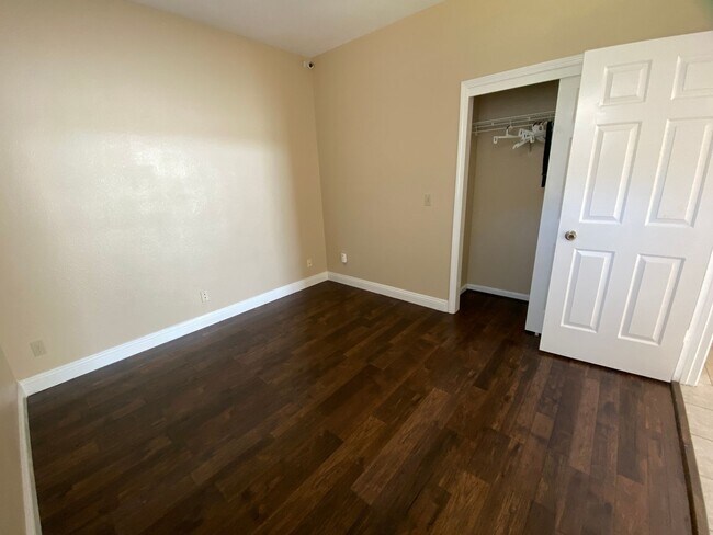 Building Photo - Lots of Natural Sunlight - Close to Travis Air Base - with No Rear Neighbors!