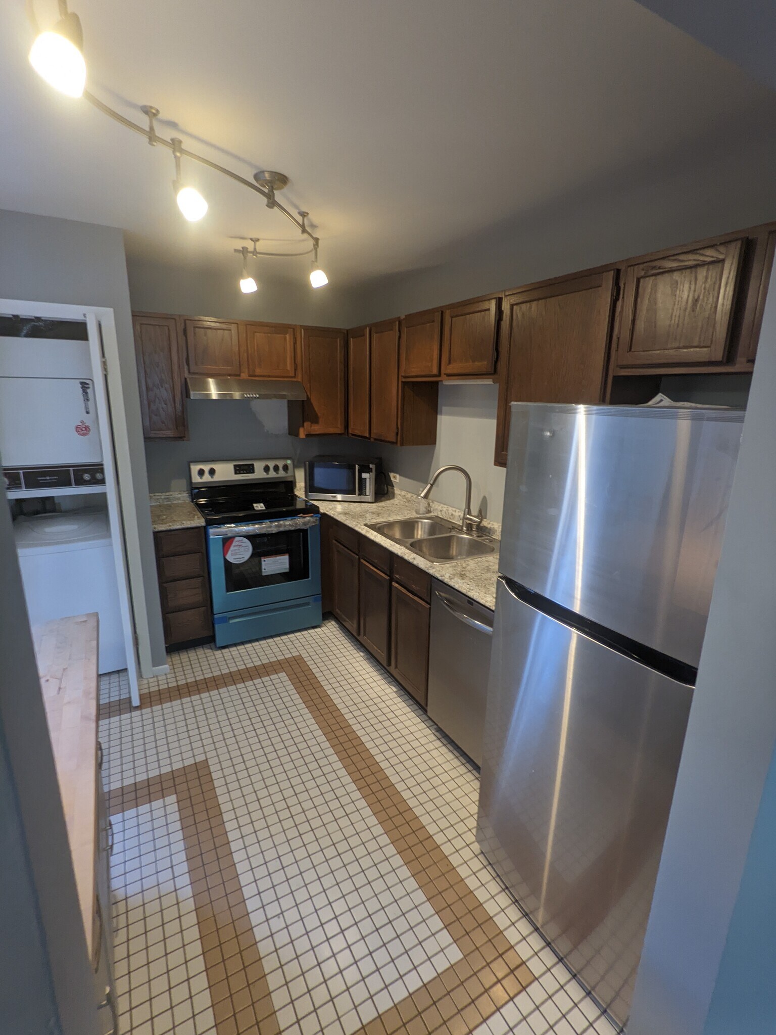 Kitchen 3 - 7525 Adams St
