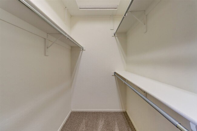 Building Photo - 3 bed, 2 bath Granville Home for Rent!