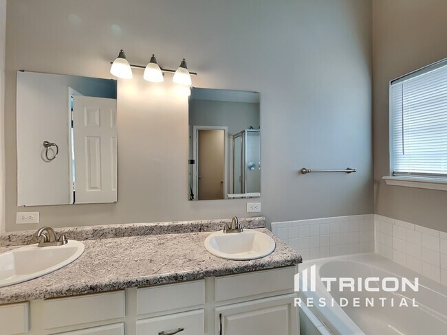 Building Photo - 7733 Wood Stream Dr