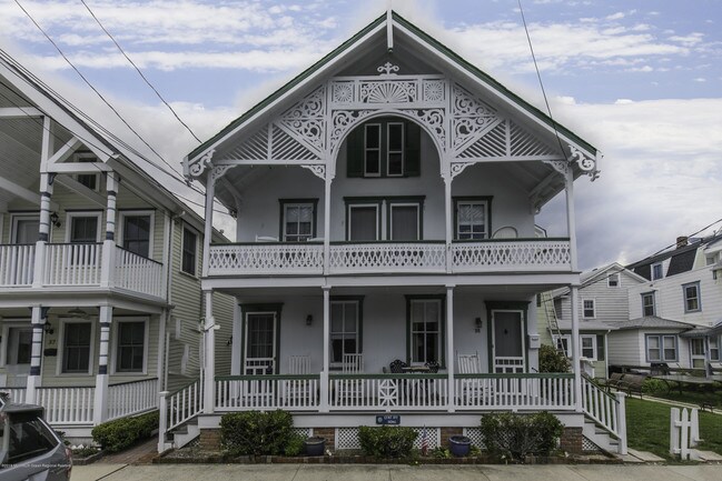 Building Photo - 35 1/2 Olin St