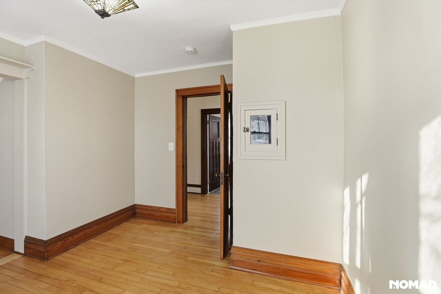 Building Photo - 40 W Lewis St