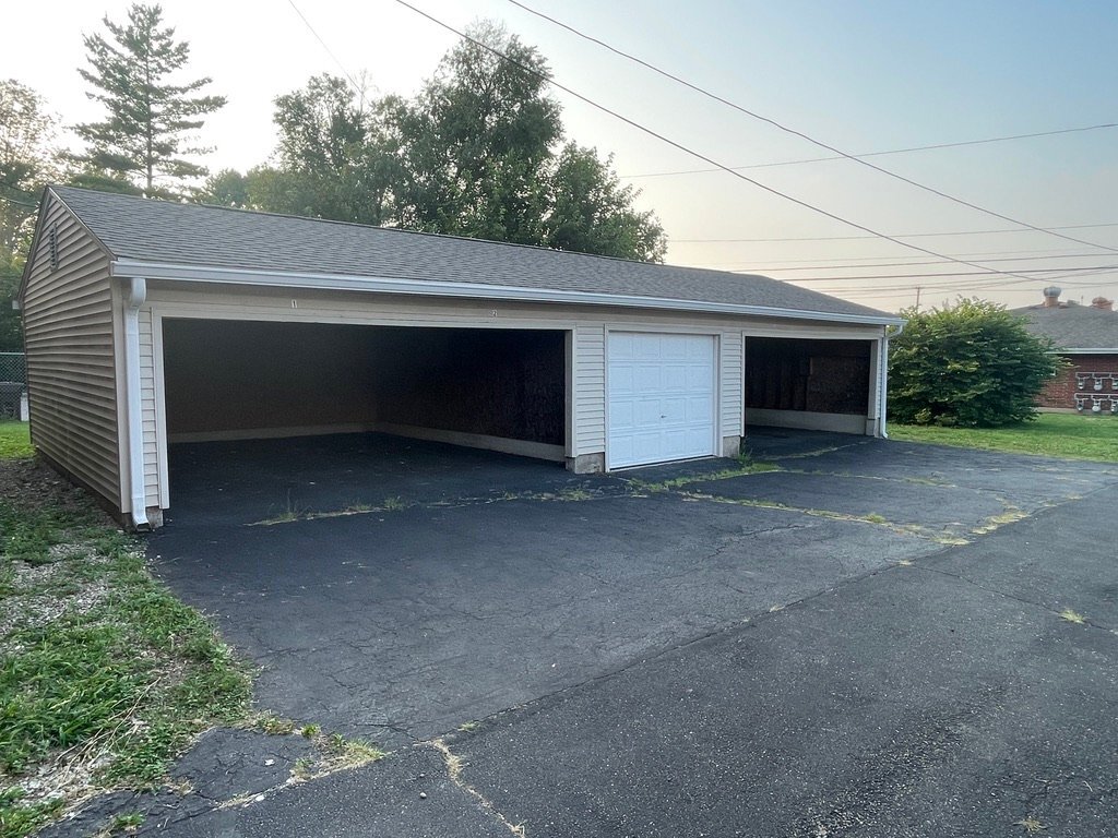 Building Photo - 211 S Tionda Dr