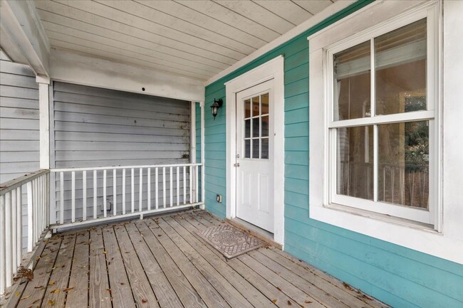 Building Photo - 216 W Anderson St