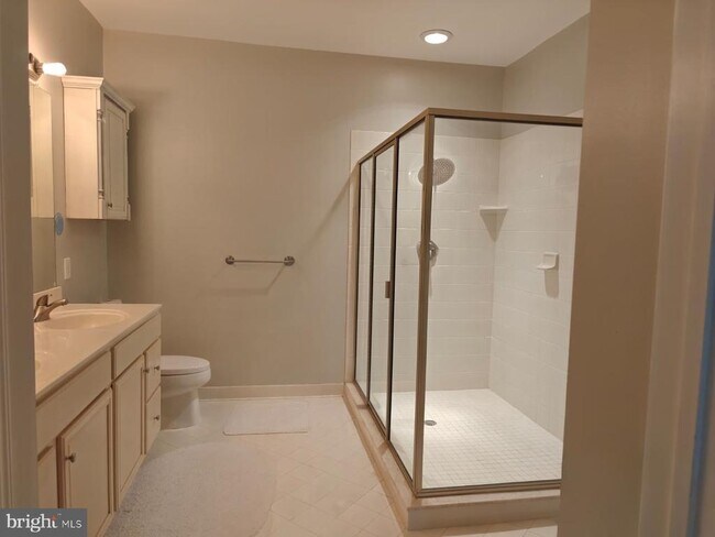 Building Photo - 206 Carson Terrace