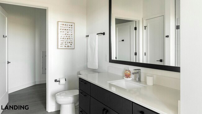 Building Photo - 1007 S Mint St