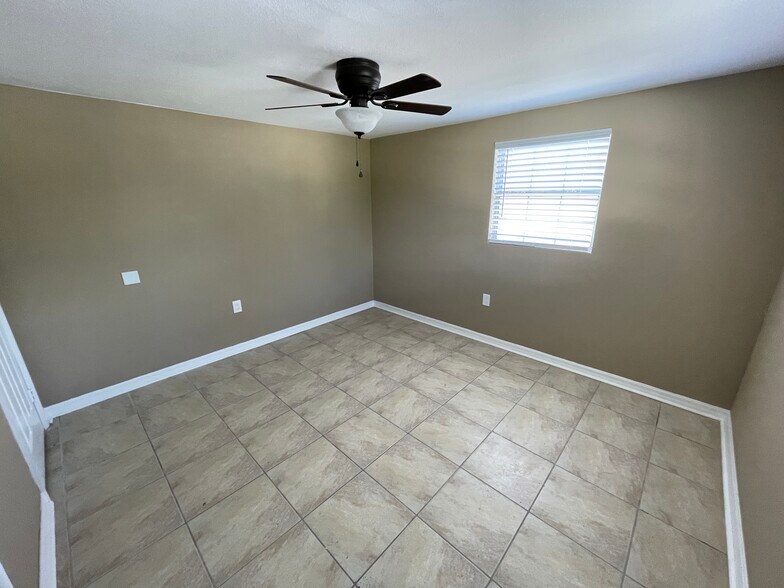 Building Photo - 1205 W Pierce St