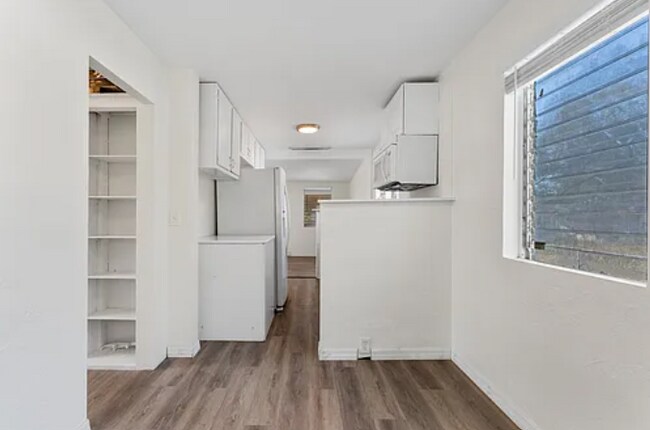 Building Photo - 1430 16th St W