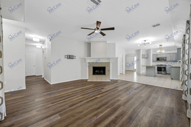 Building Photo - 9709 Hedge Bell Dr