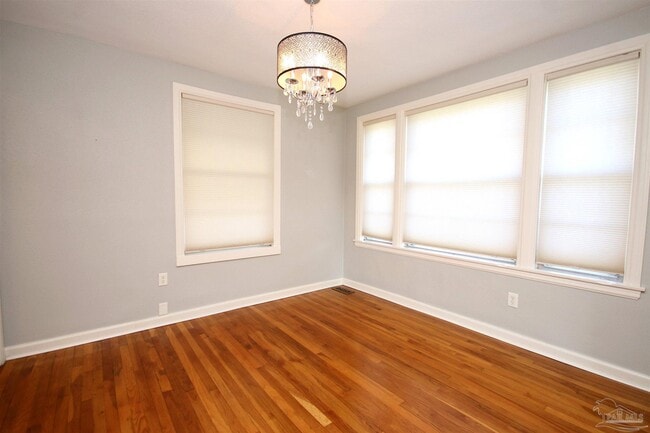 Building Photo - 1221 E Hernandez St