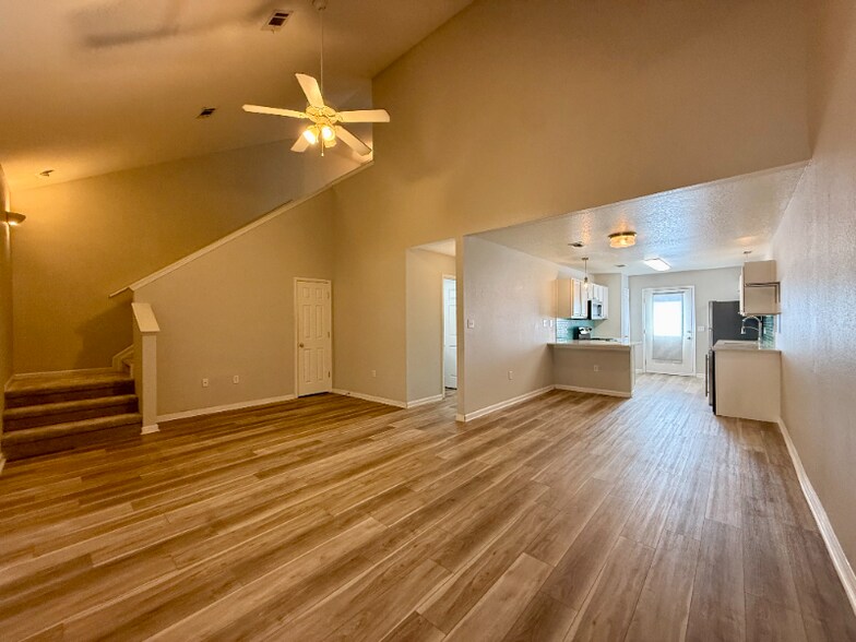 Building Photo - 1000 Airport Rd