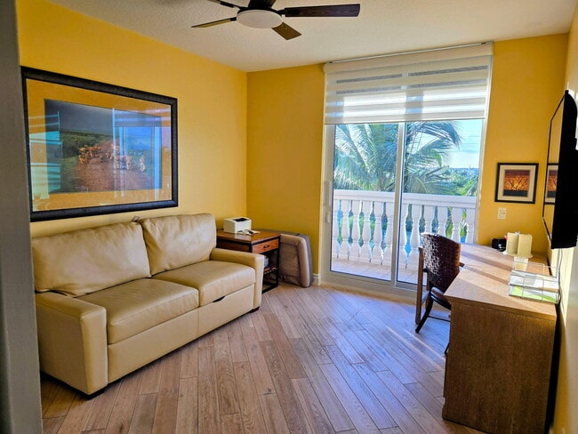 Building Photo - 700 Ocean Royale Way