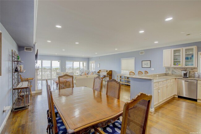 Building Photo - 1051 Oceanfront