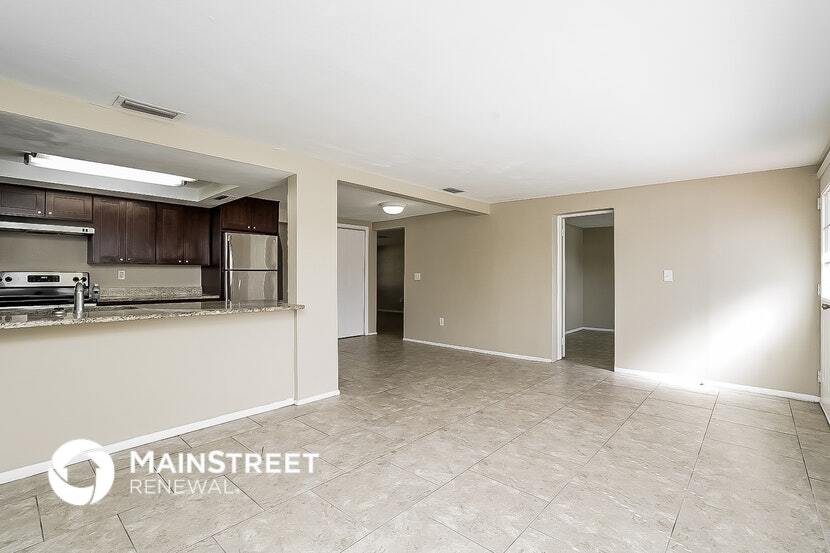 Building Photo - 11612 Crystal Lake Dr