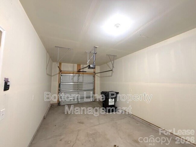 Building Photo - 6104 Guildford Hill Ln