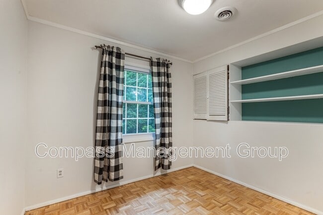 Building Photo - 1125 Timbergrove Dr