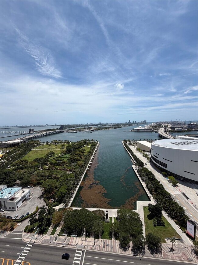 Building Photo - 888 Biscayne Blvd