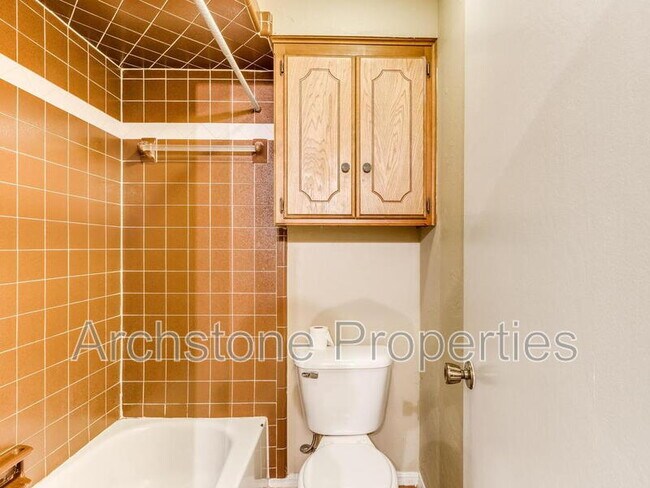 Building Photo - 6605 Lyrewood Ln