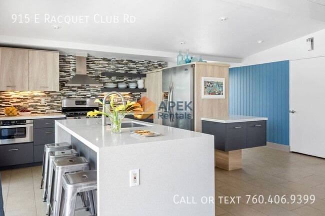 Building Photo - 915 E Racquet Club Rd