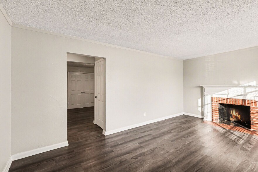 Building Photo - 6230 Agnes Ave