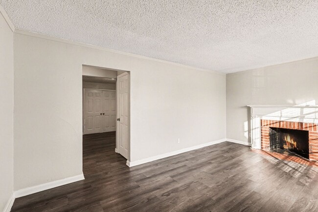 Building Photo - Beautiful 3 Bedroom 1 Bathroom Home in Kansas City!