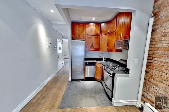 Building Photo - 1373 1st Ave