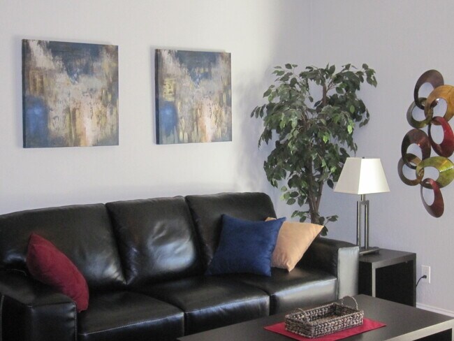 Building Photo - 2/1 Executive Condo