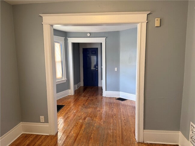 Building Photo - 161 S Union St