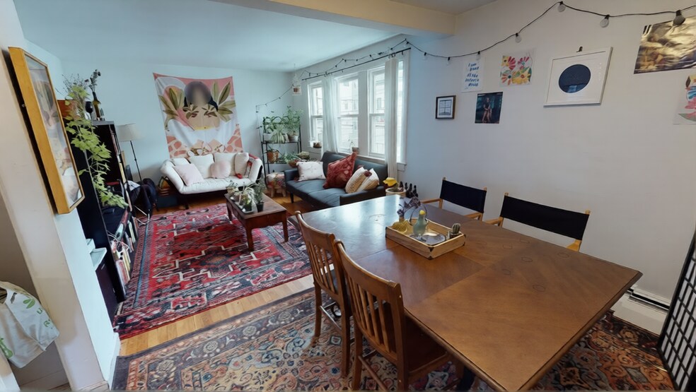 Building Photo - 22 Murdock St