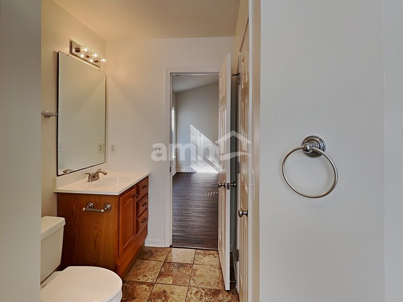 Building Photo - 3709 Pinkham Way