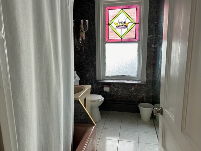 Building Photo - 147 Pensdale St