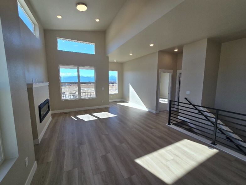 Building Photo - 9404 Roseate Vw