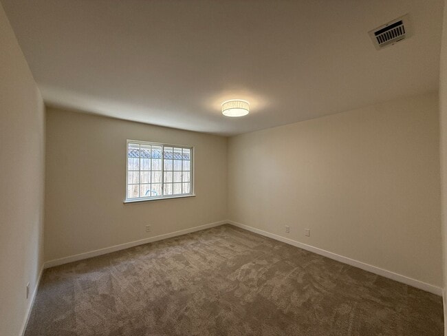 Building Photo - Beautifully Updated Single Story Custom Ho...