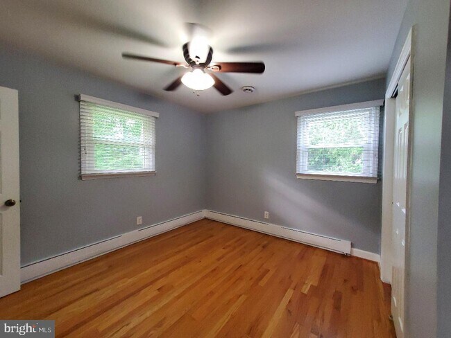 Building Photo - 4802 S Haven Dr