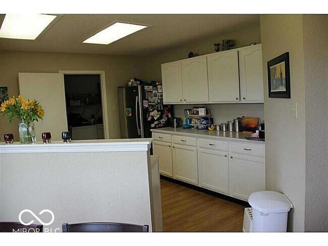 Building Photo - 14422 Forsythia Ln