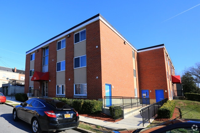 Building Photo - Montpelier's Choice