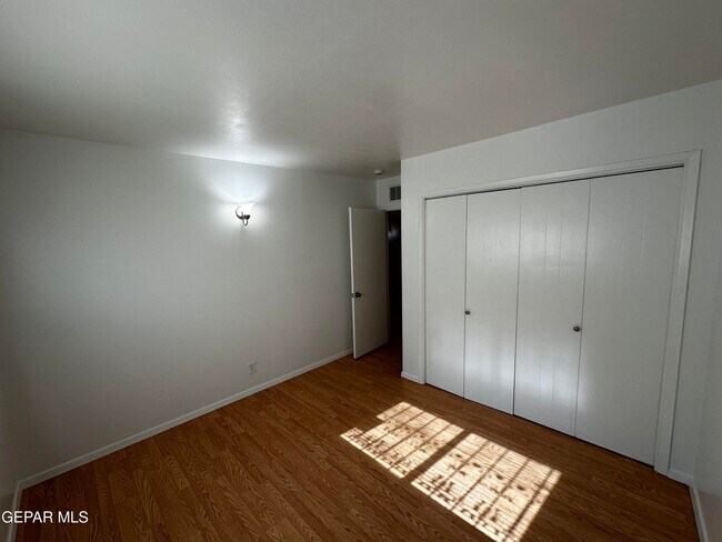 Building Photo - 5202 Cornell Ave