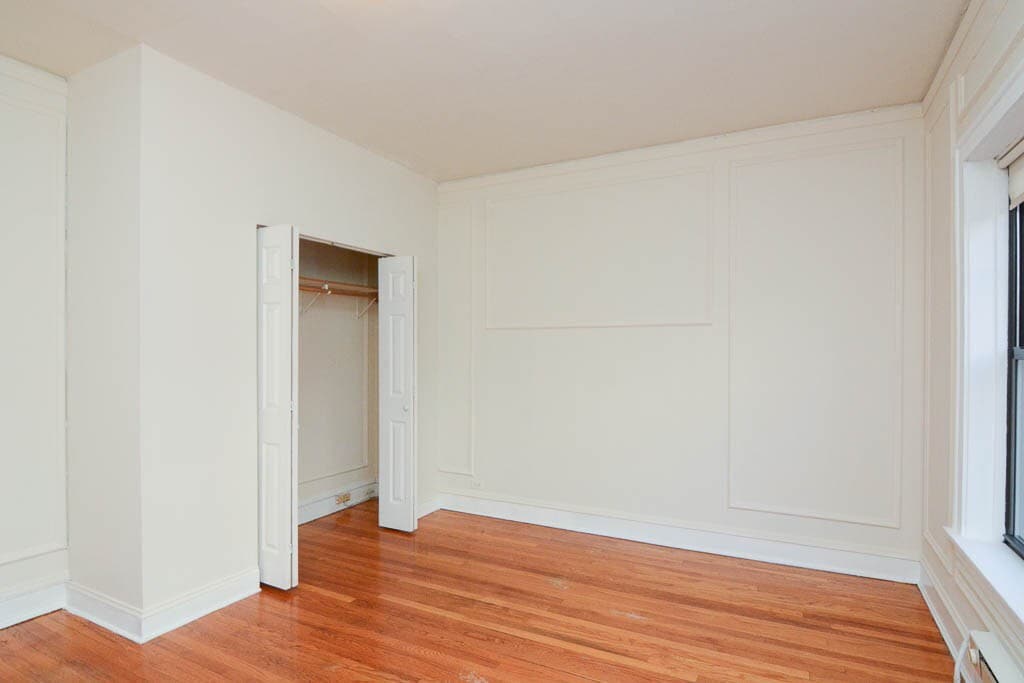 Building Photo - 1320 Oak Ave