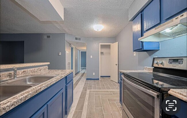 Building Photo - 12615 Brookglade Cir