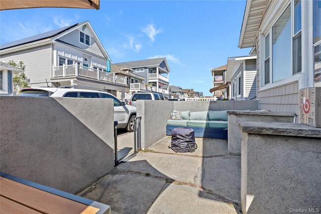 Building Photo - 76 Oregon St