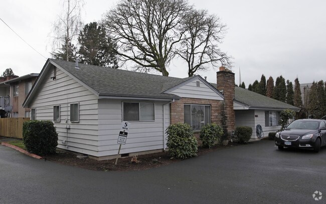 Building Photo - Lynn Lee Manor Apartments