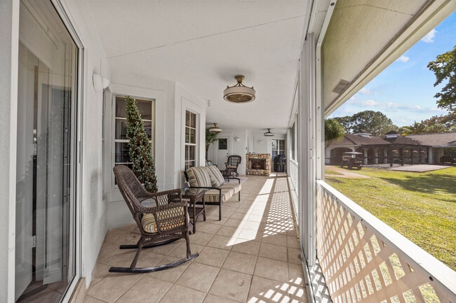 Building Photo - 1782 Clydesdale Ave