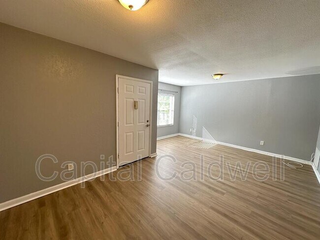 Building Photo - 5440 S MacDill Ave